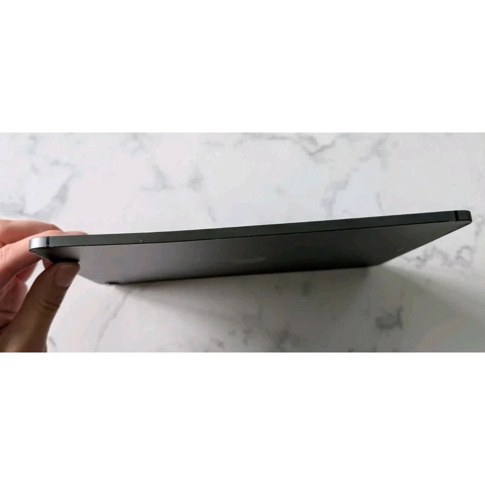 Apple iPad Air 5th Generation A2589 64 GB Wi-Fi + 5G 10.9 in